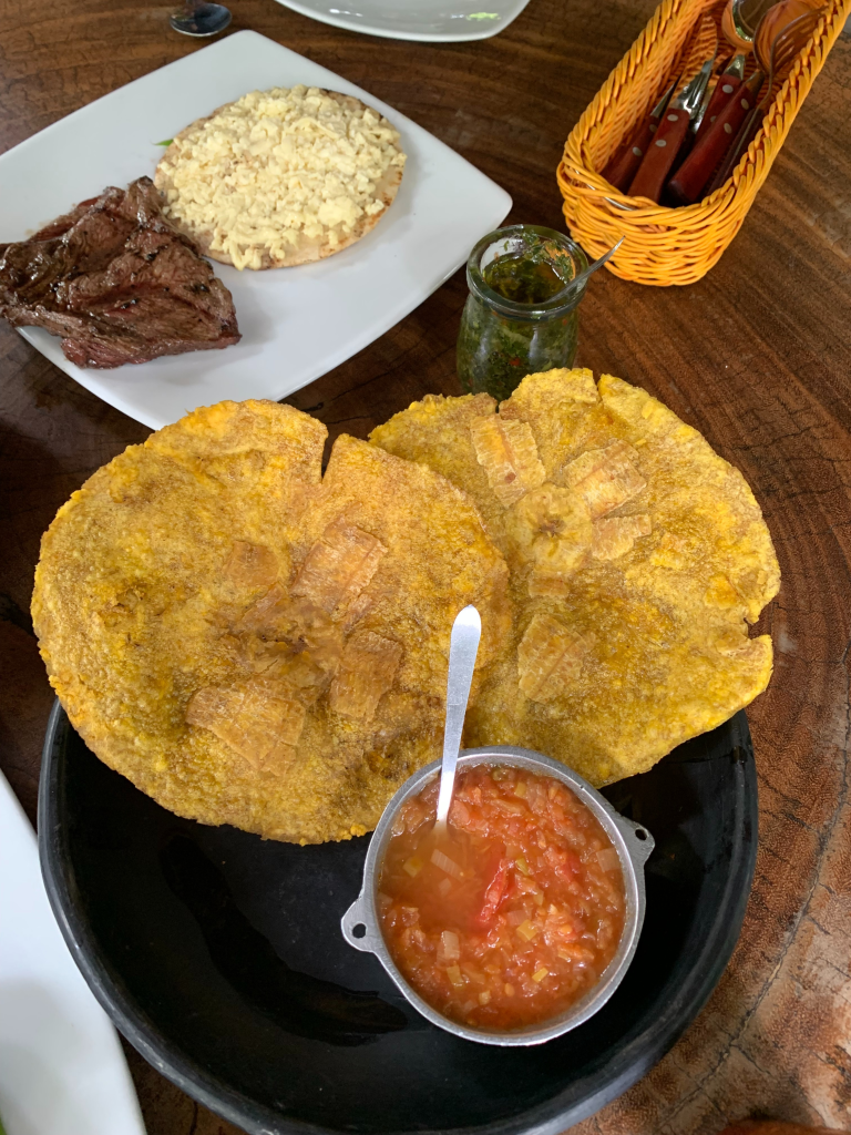 Tostadas de plátano verde.