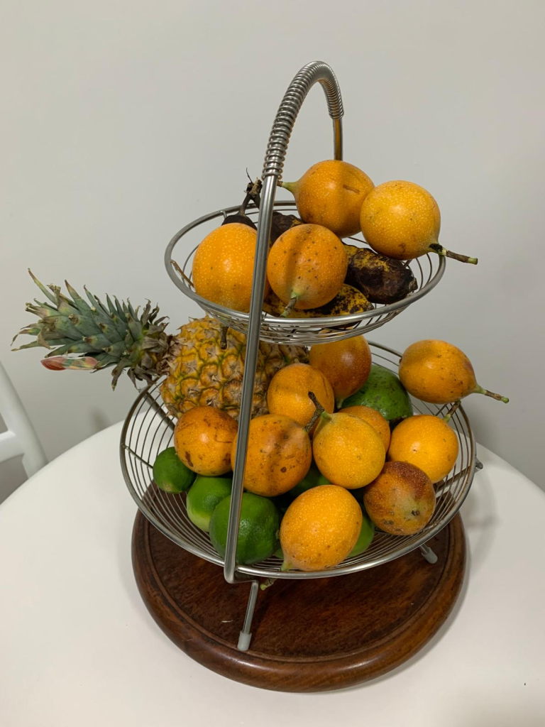 Granadilla, fruta exótica de Colombia.